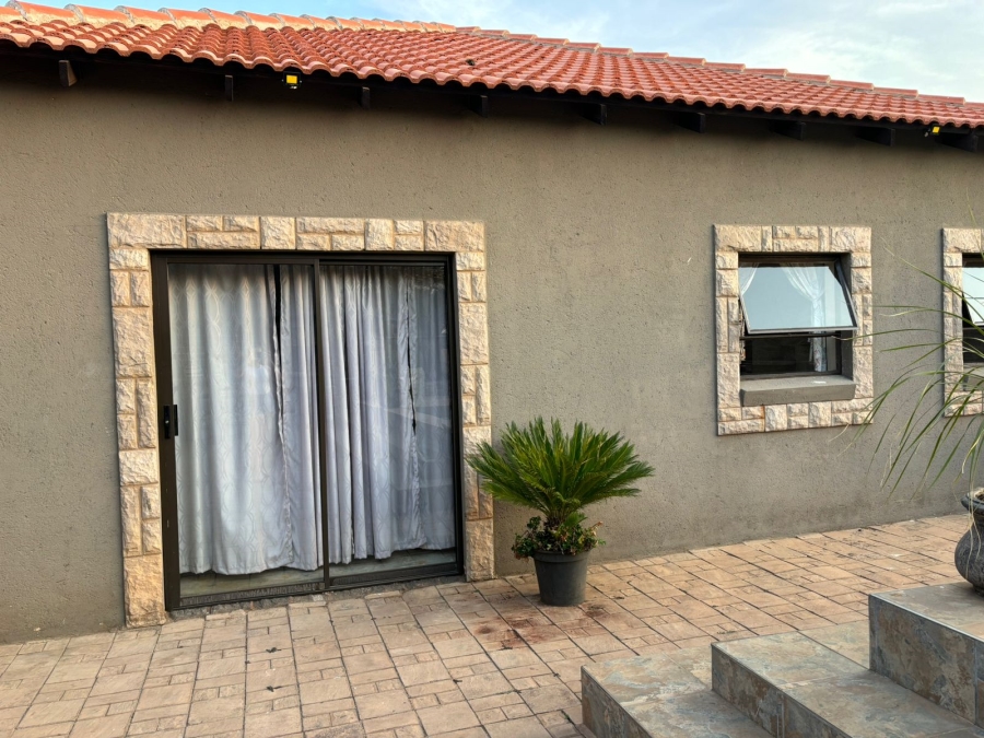 8 Bedroom Property for Sale in Brits Rural North West